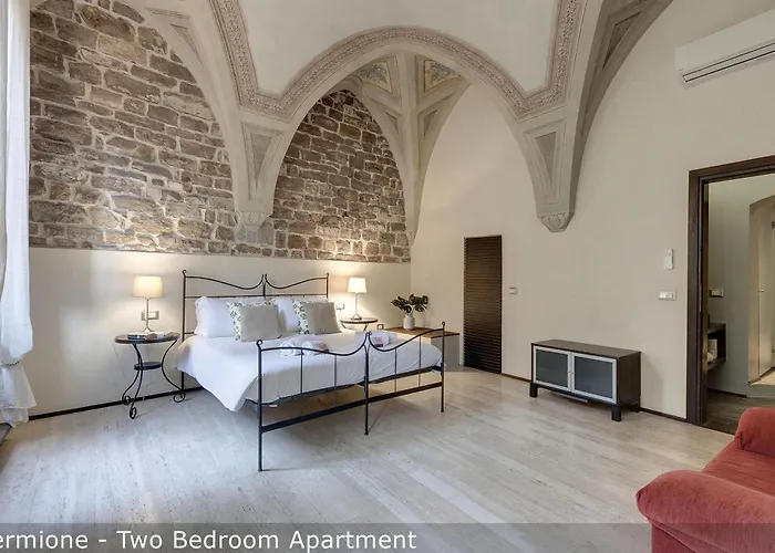 Calzaiuoli Apartments By Mamo Florence